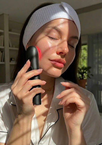 VELORA | The Multi-Spectrum Facial Sculpting Wand